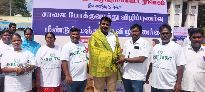 Public receiving tree saplings